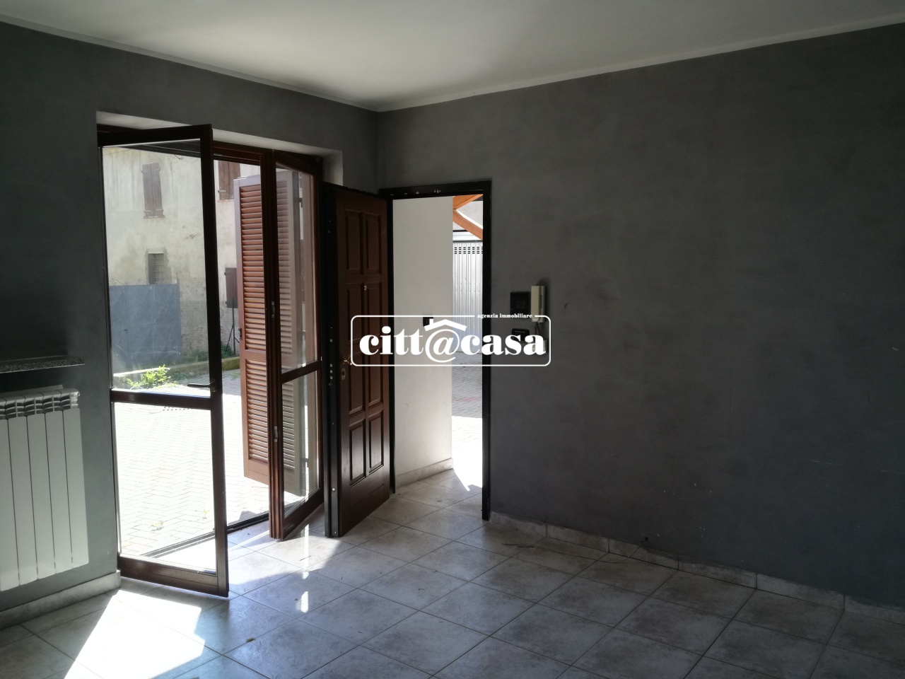 Casa indipendente con box doppio in via alessandro manzoni, Calliano