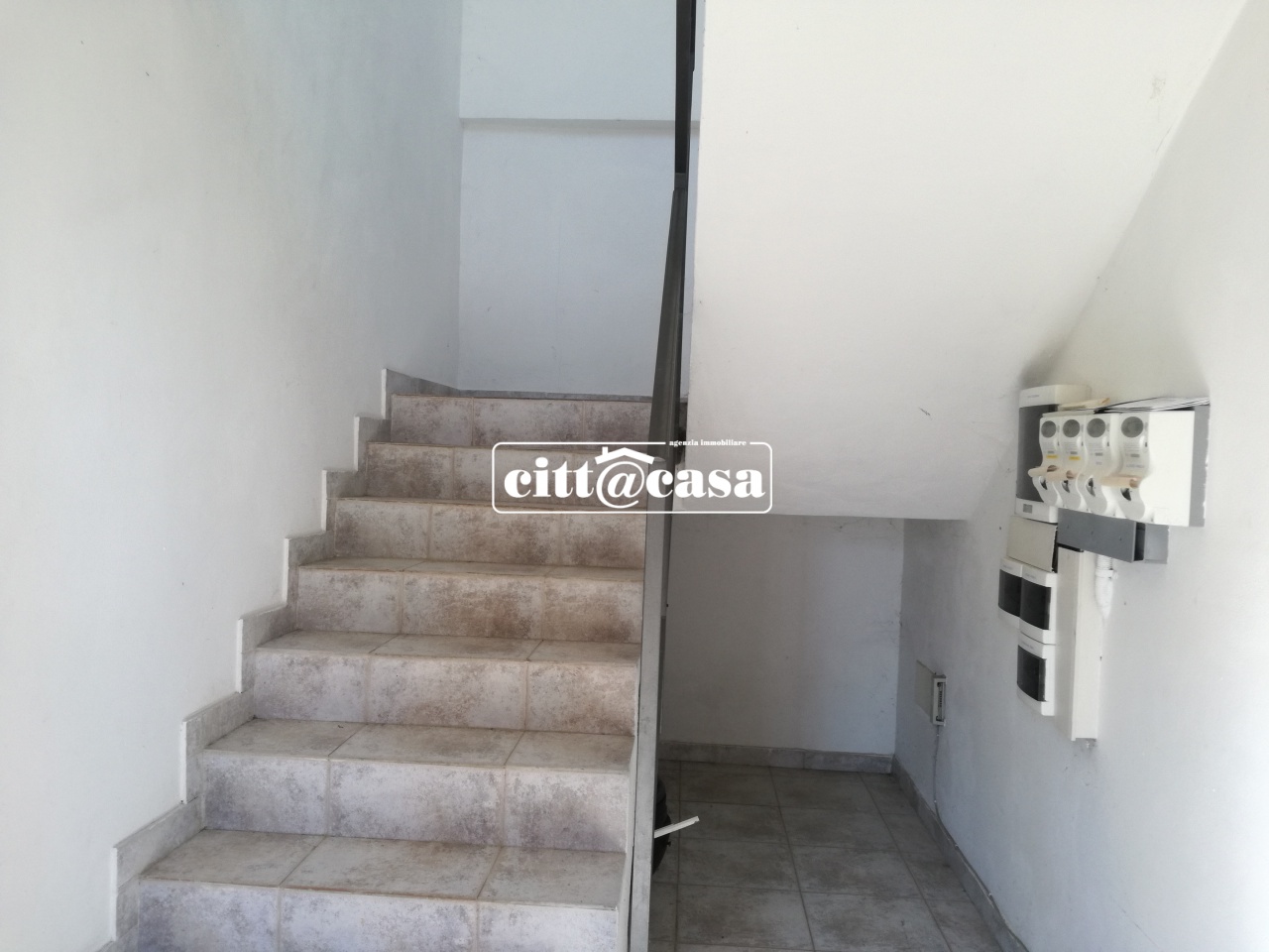 Casa indipendente con box doppio in via alessandro manzoni, Calliano