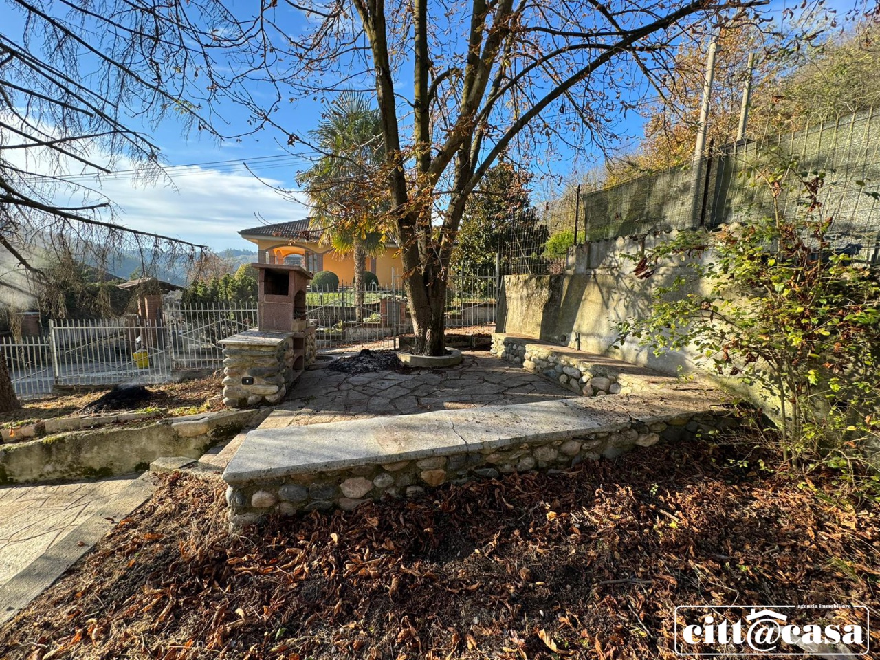 Villa con giardino a Cavagnolo