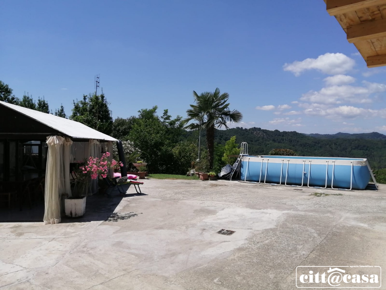 Villa con giardino in via grisoglio, Brozolo