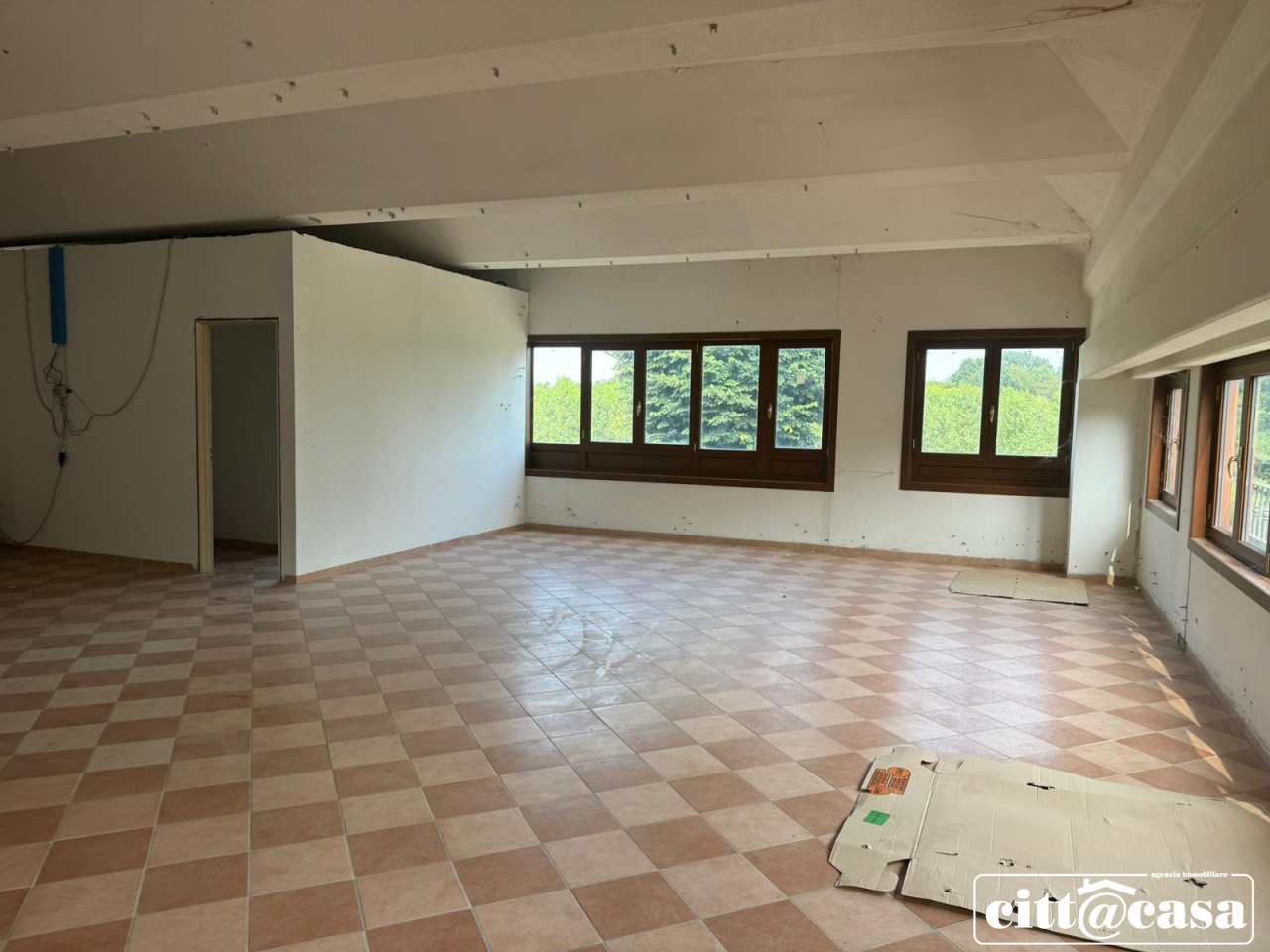 Capannone in vendita a Crescentino