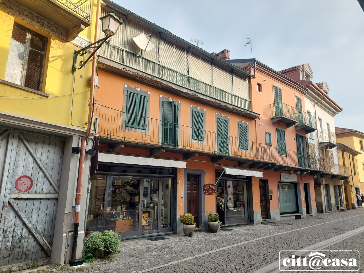 Casa indipendente con terrazzo in via teodoro ii, Chivasso