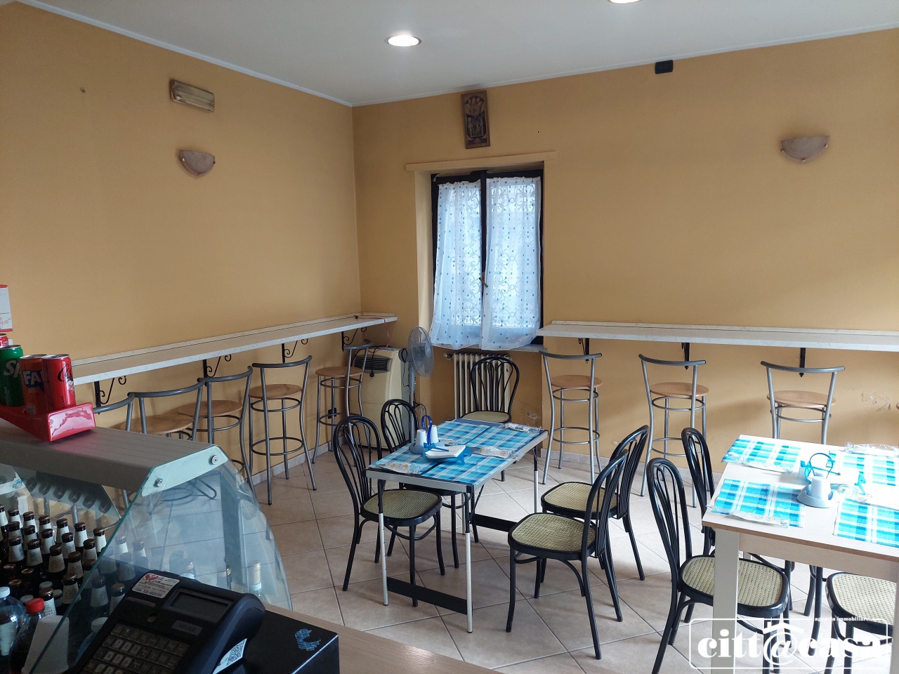 Locale commerciale in vendita in via ivrea, Chivasso