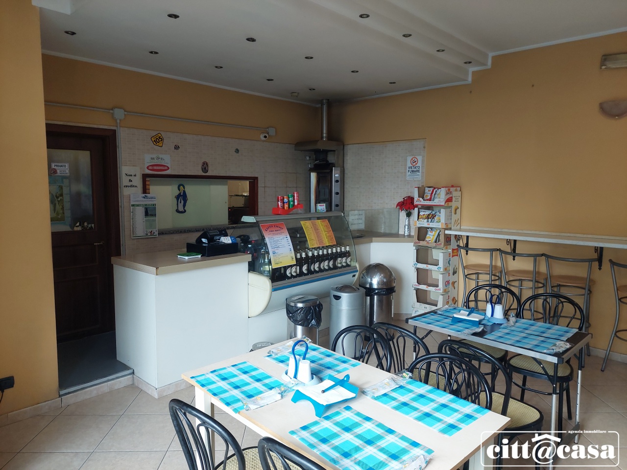 Locale commerciale in vendita in via ivrea, Chivasso