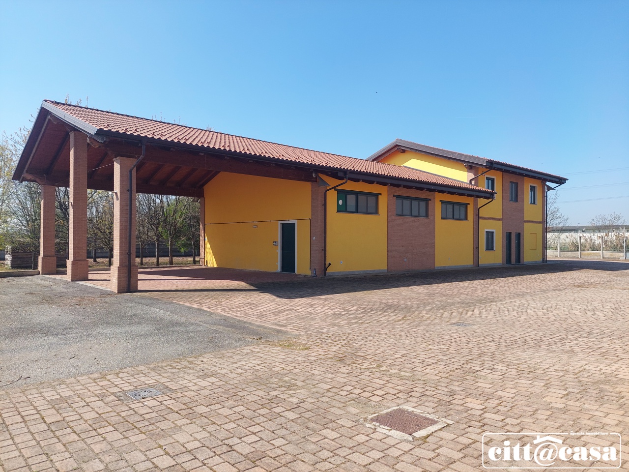 Capannone con giardino in via pasubio, Caluso