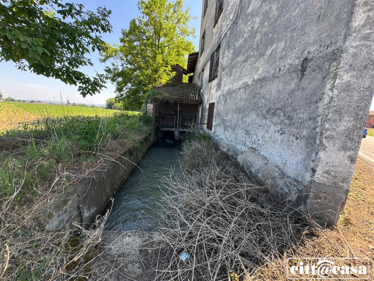 Rustico con giardino in via don carra, Saluggia