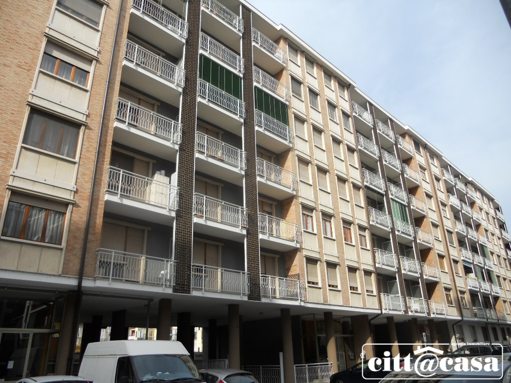 Trilocale in affitto in via mazzini, Chivasso