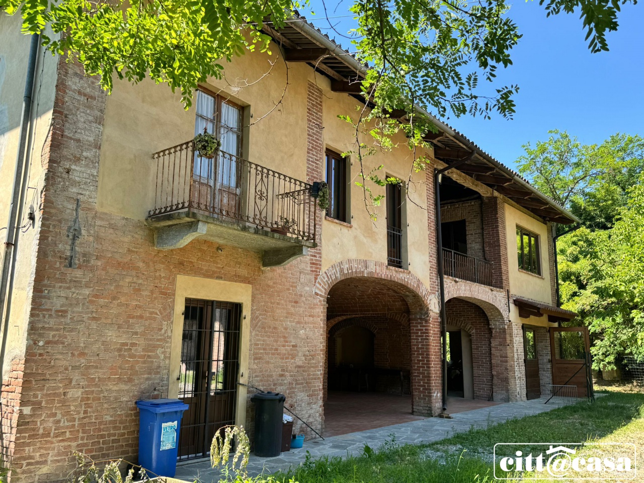 Rustico con giardino a Brusasco