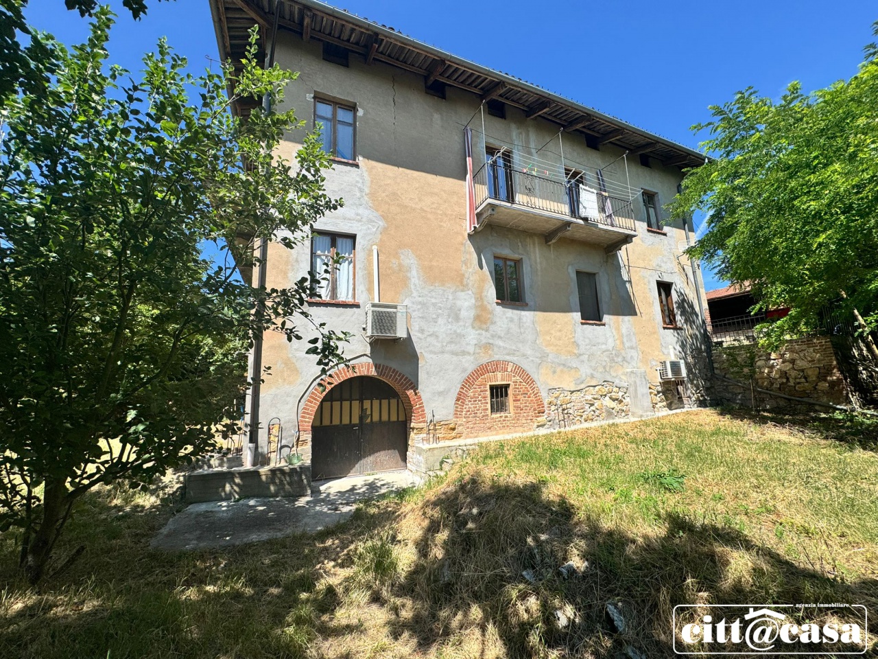 Rustico con giardino a Brusasco