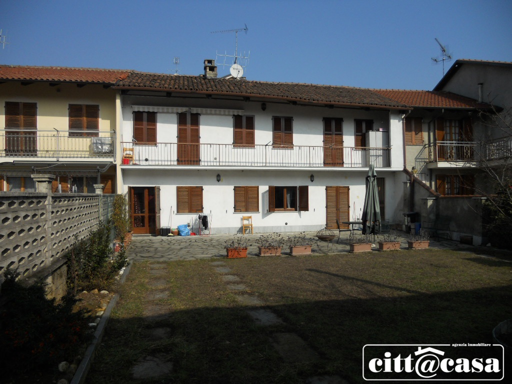 Villa con giardino in via favorita, Chivasso