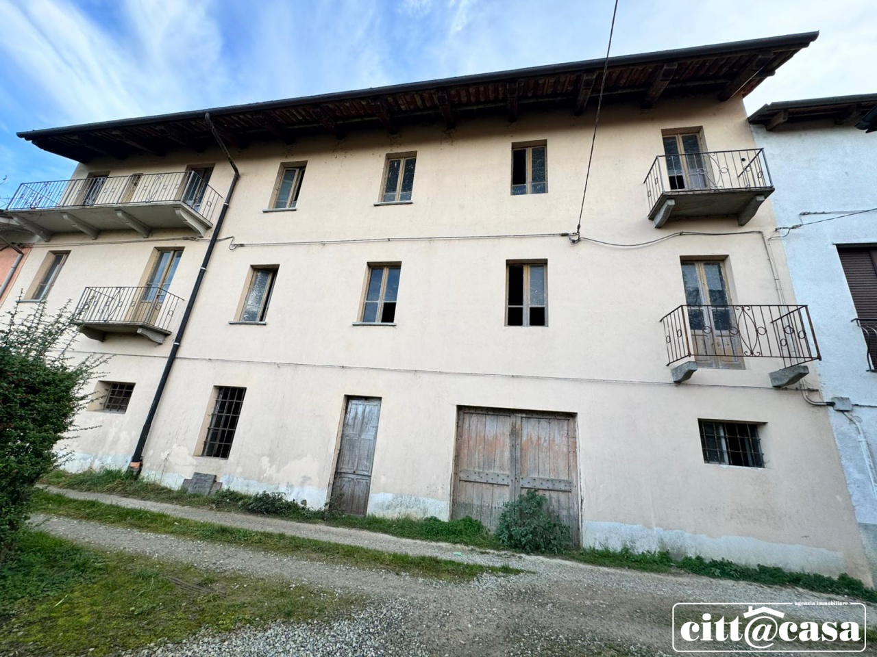 Stabile/Palazzo con giardino a San Sebastiano da Po