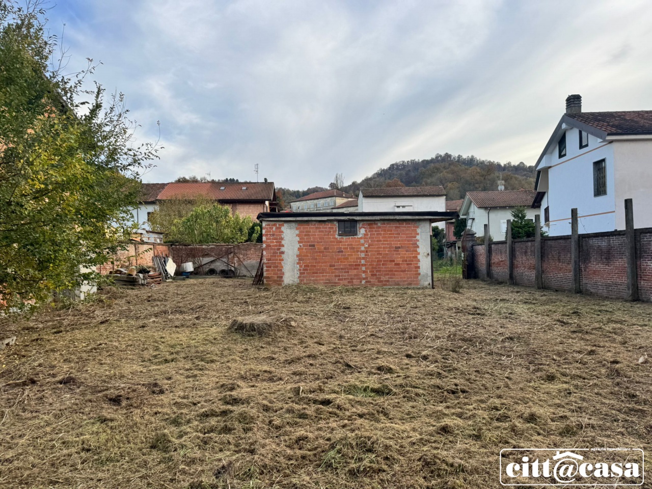 Stabile/Palazzo con giardino a San Sebastiano da Po