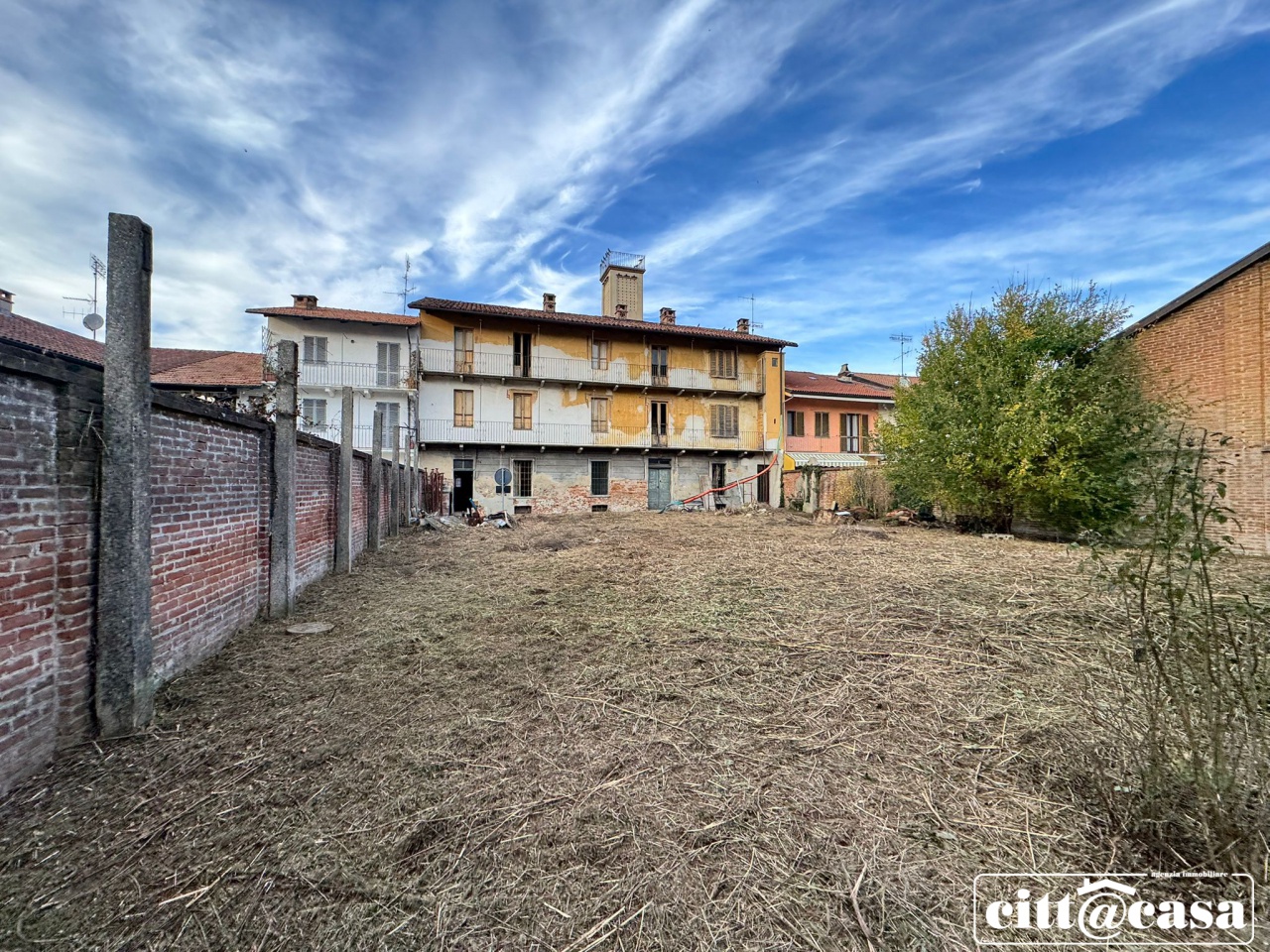 Stabile/Palazzo con giardino a San Sebastiano da Po