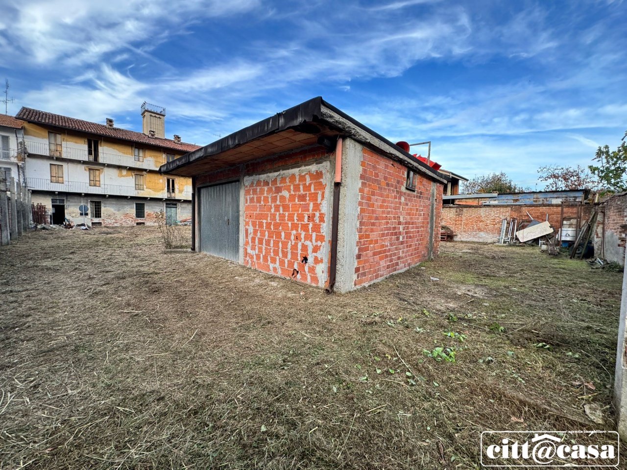 Stabile/Palazzo con giardino a San Sebastiano da Po