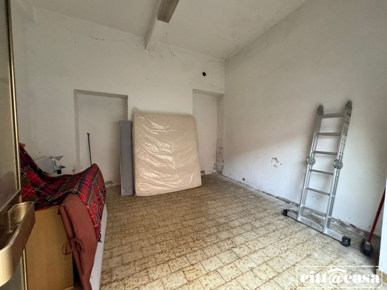 Magazzino in vendita a Crescentino