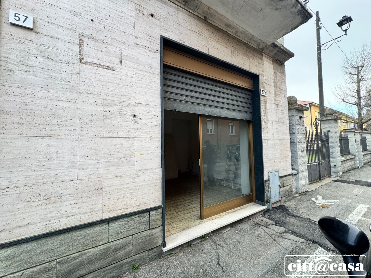 Magazzino in vendita a Crescentino