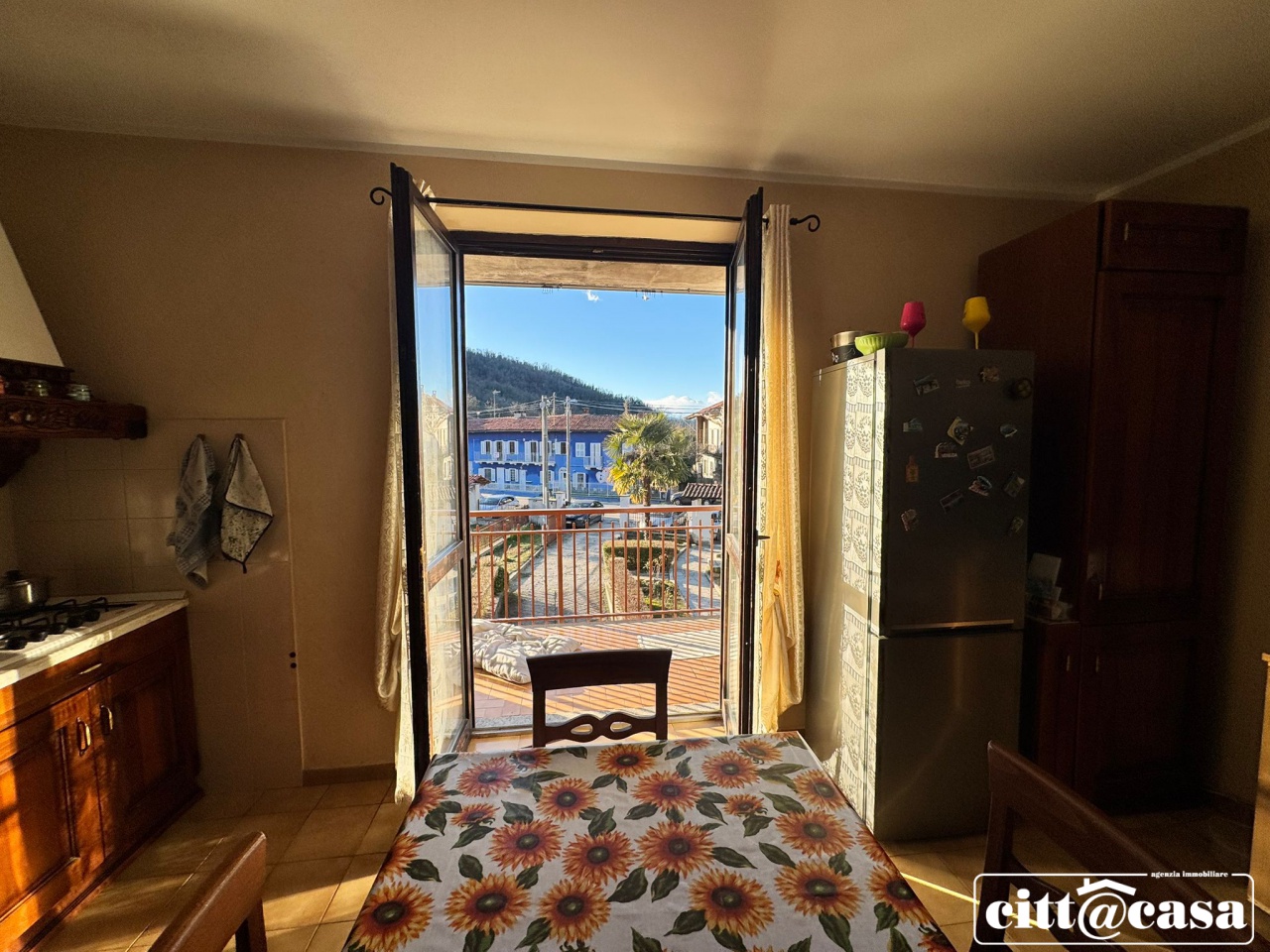 Trilocale con box in via cappelletta, Lauriano