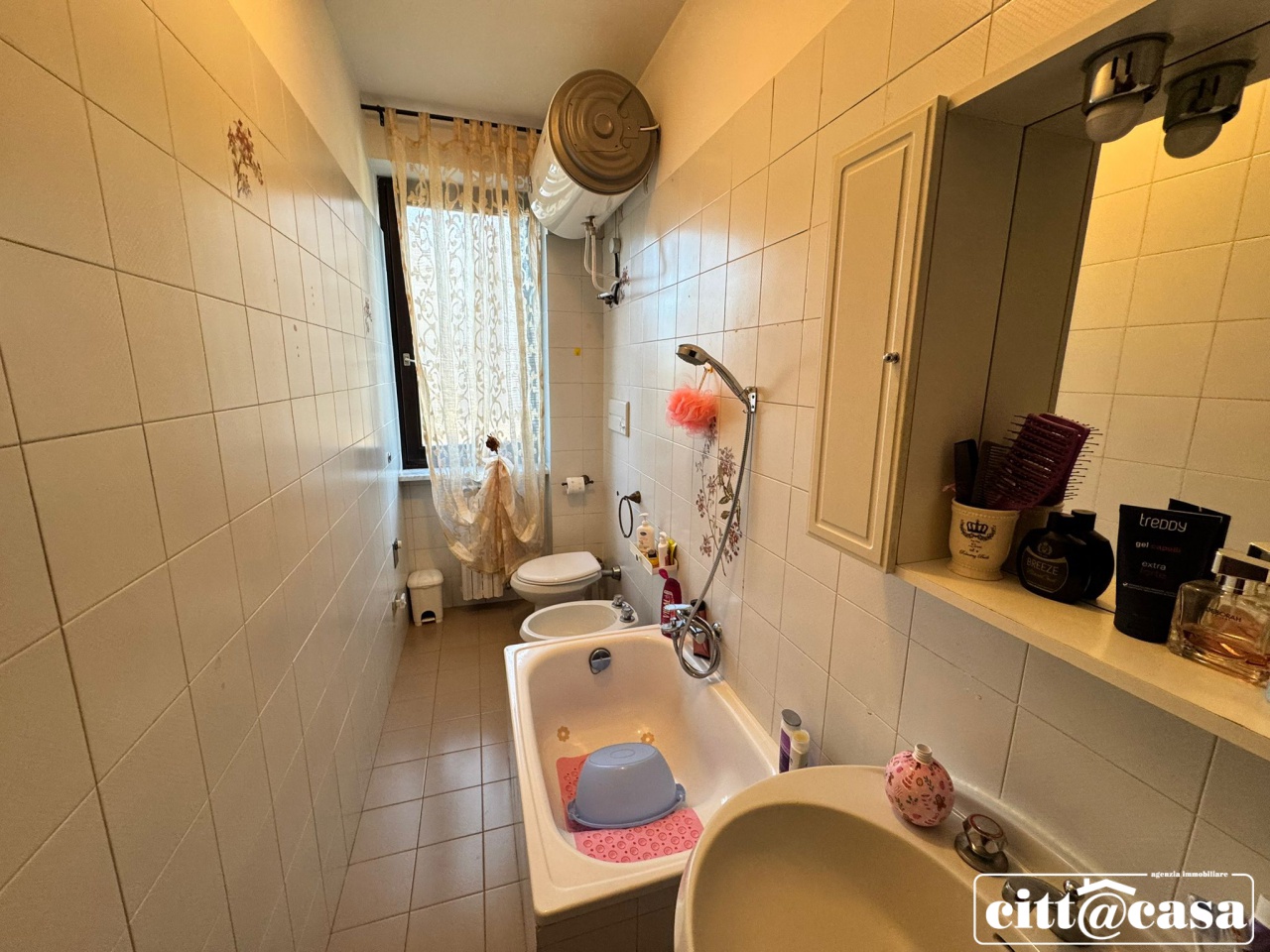 Trilocale con box in via cappelletta, Lauriano