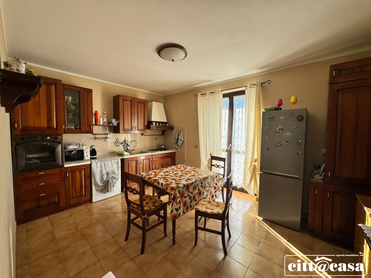 Trilocale con box in via cappelletta, Lauriano