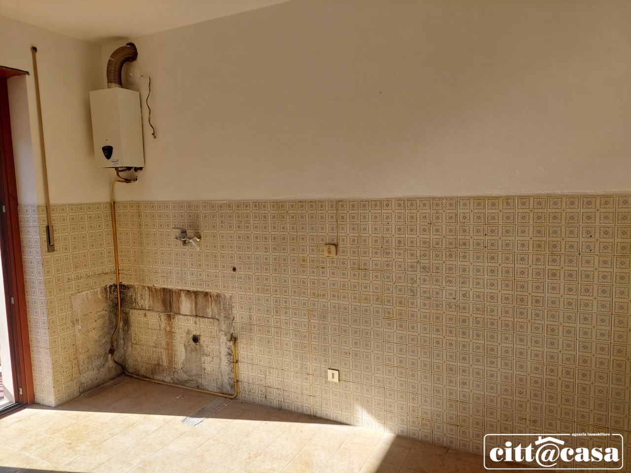 Appartamento con box in via nino costa, Chivasso