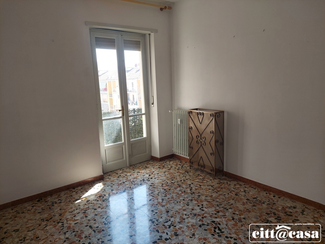 Trilocale da ristrutturare in via po, Chivasso