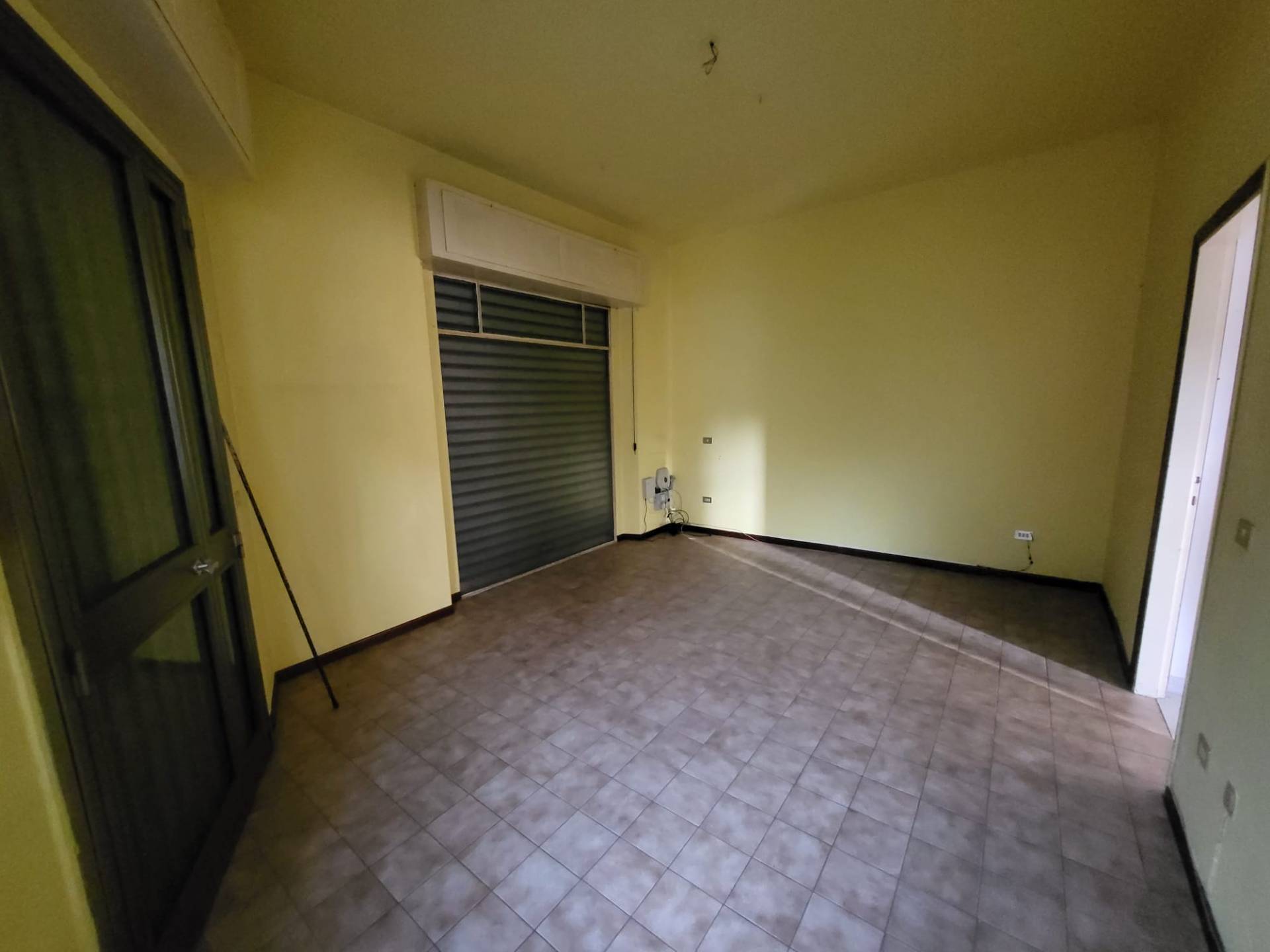 Locale commerciale in vendita a Albizzate