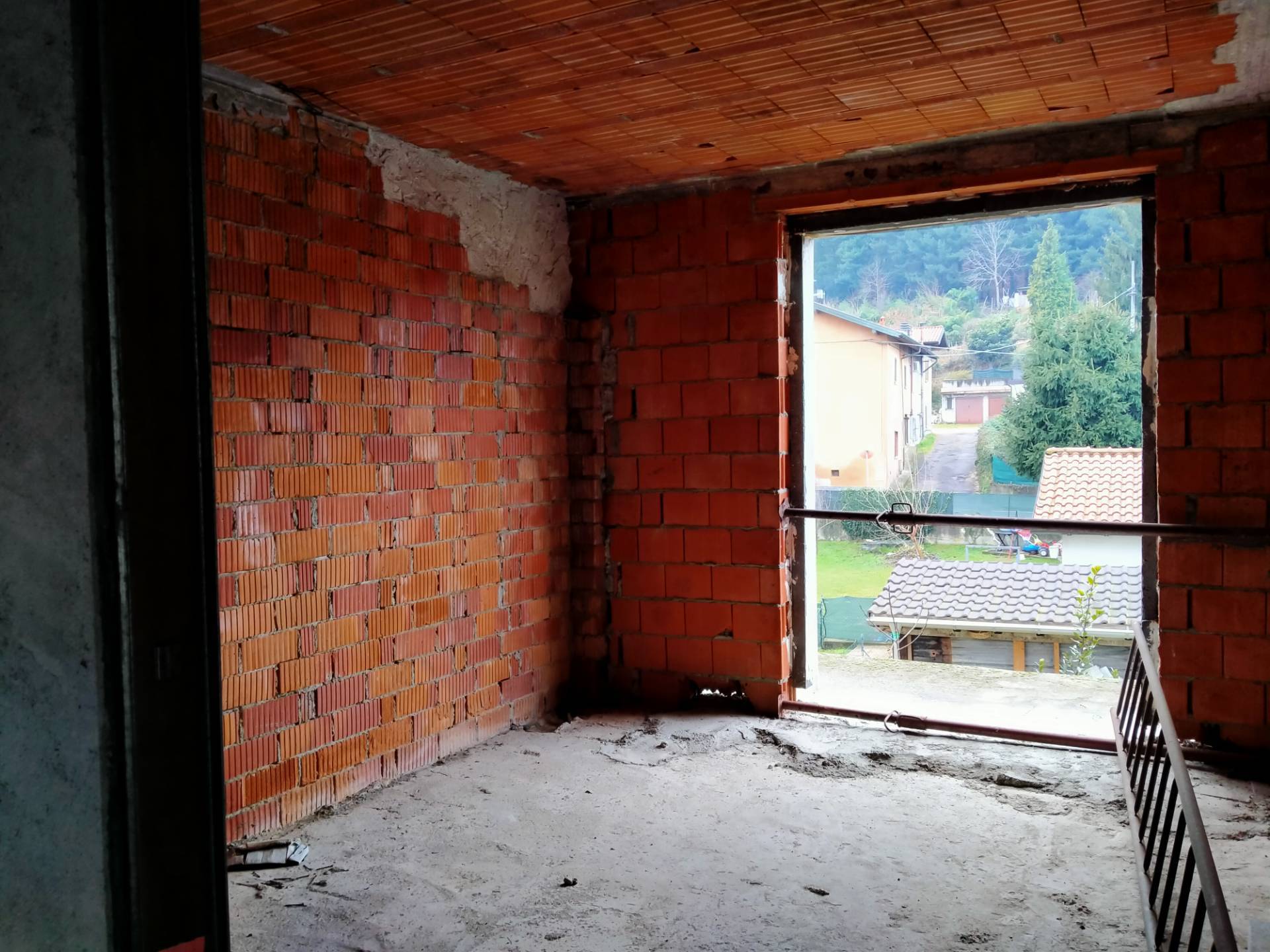 fabbricato indipendente in vendita a Besozzo