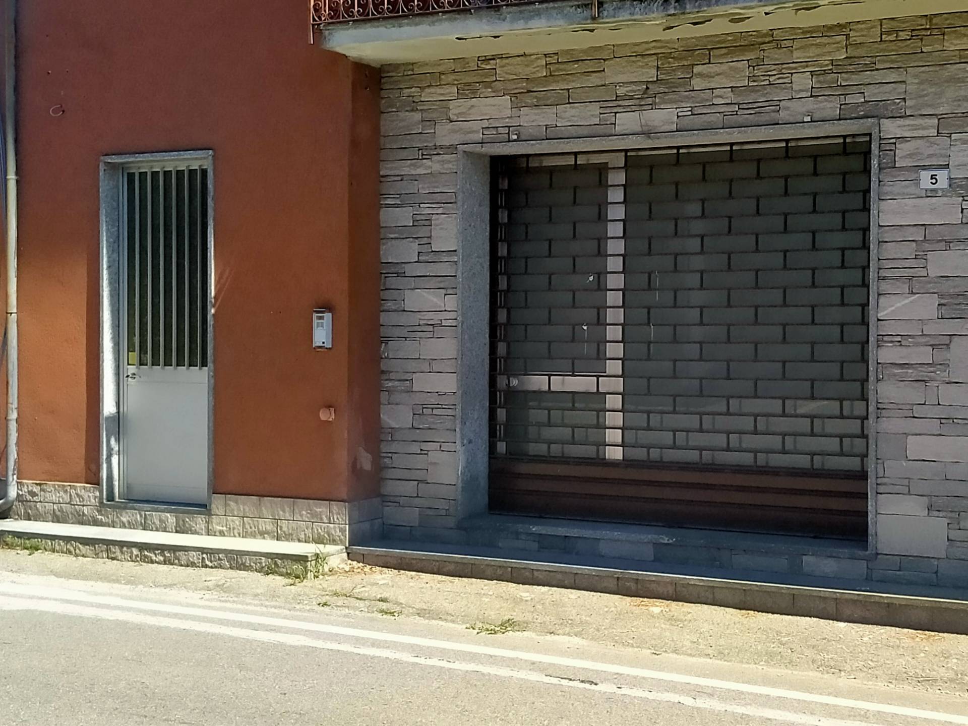 Locale commerciale in vendita a Casale Litta, Villadosia