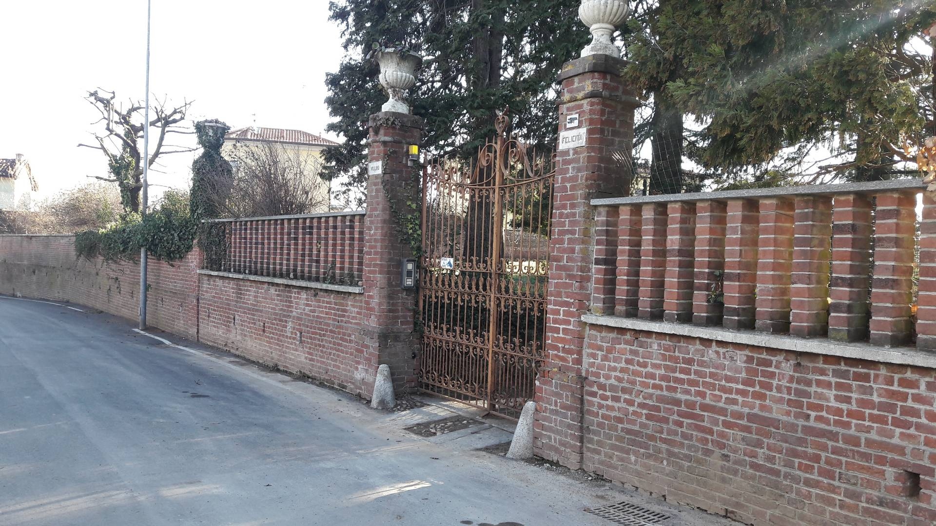 Villa in vendita a Cairate