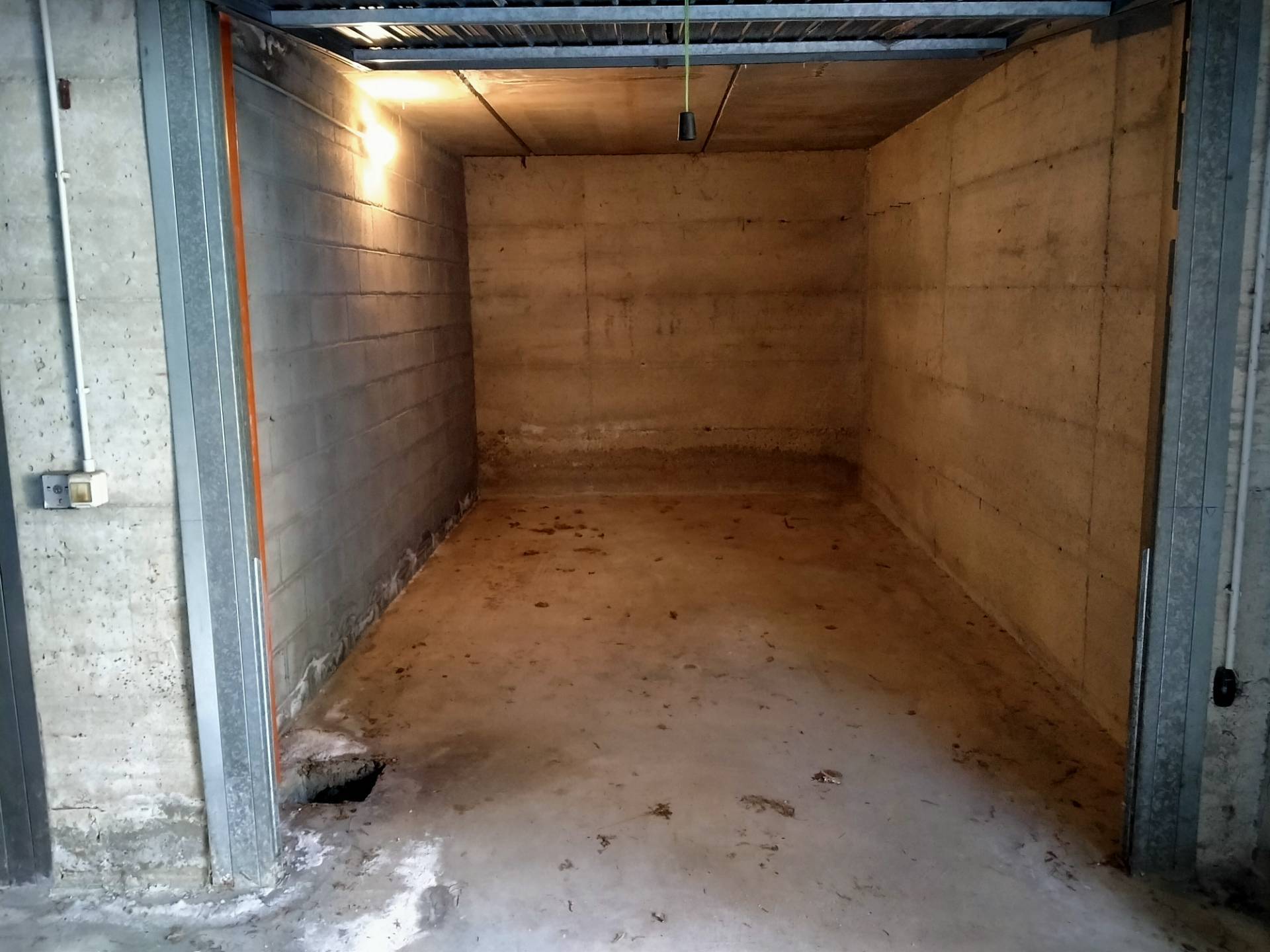 Box o garage in vendita a Malgesso