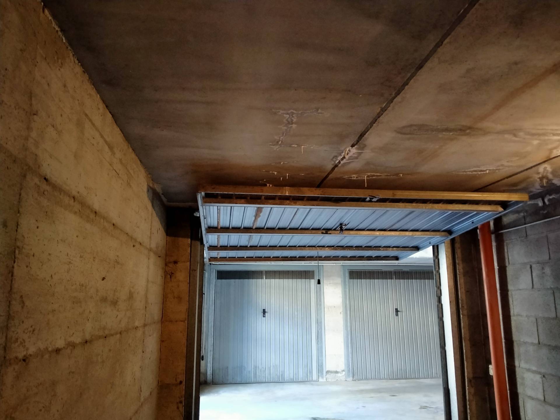 Box o garage in vendita a Malgesso