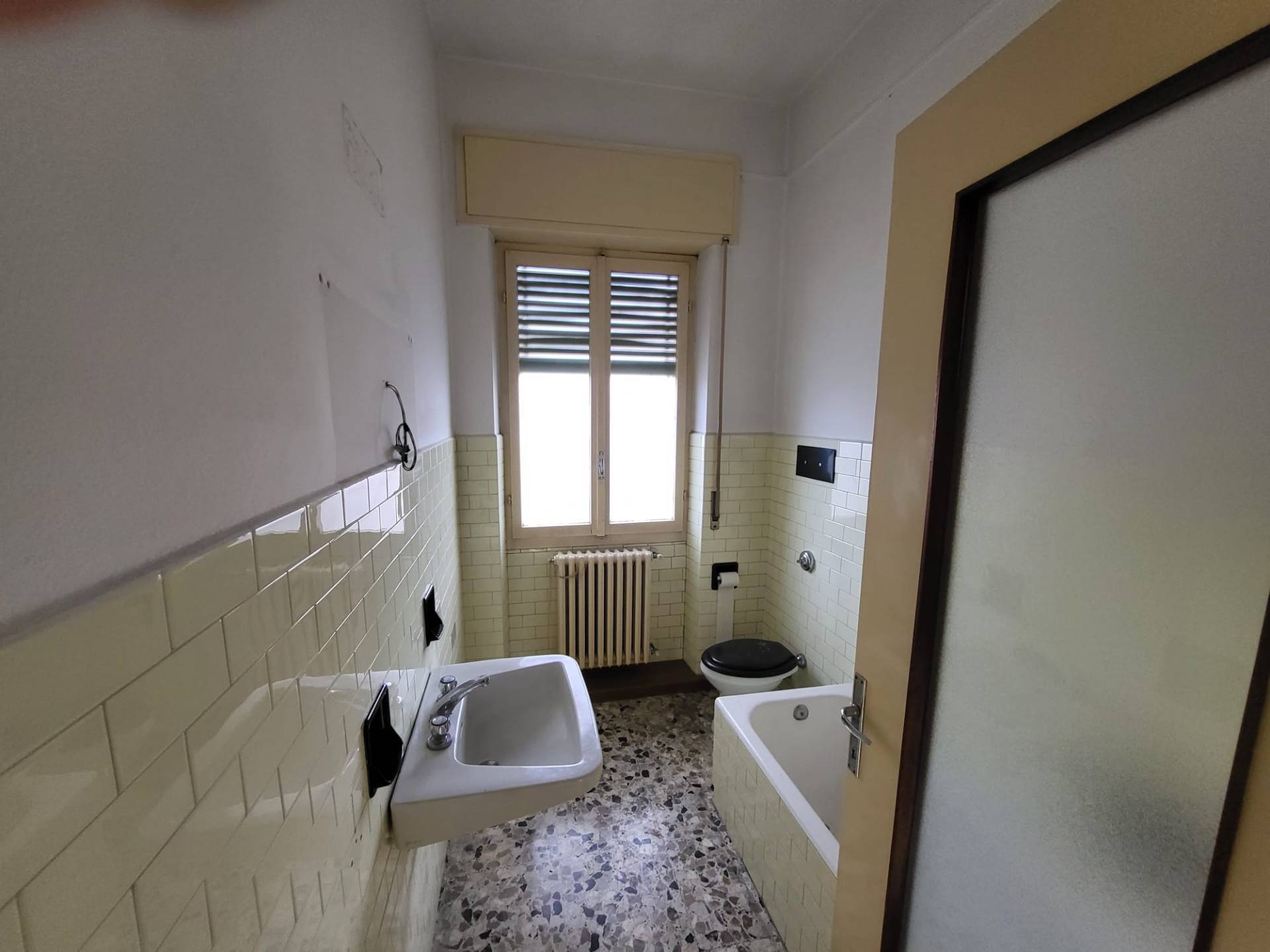 Locale commerciale in vendita a Albizzate