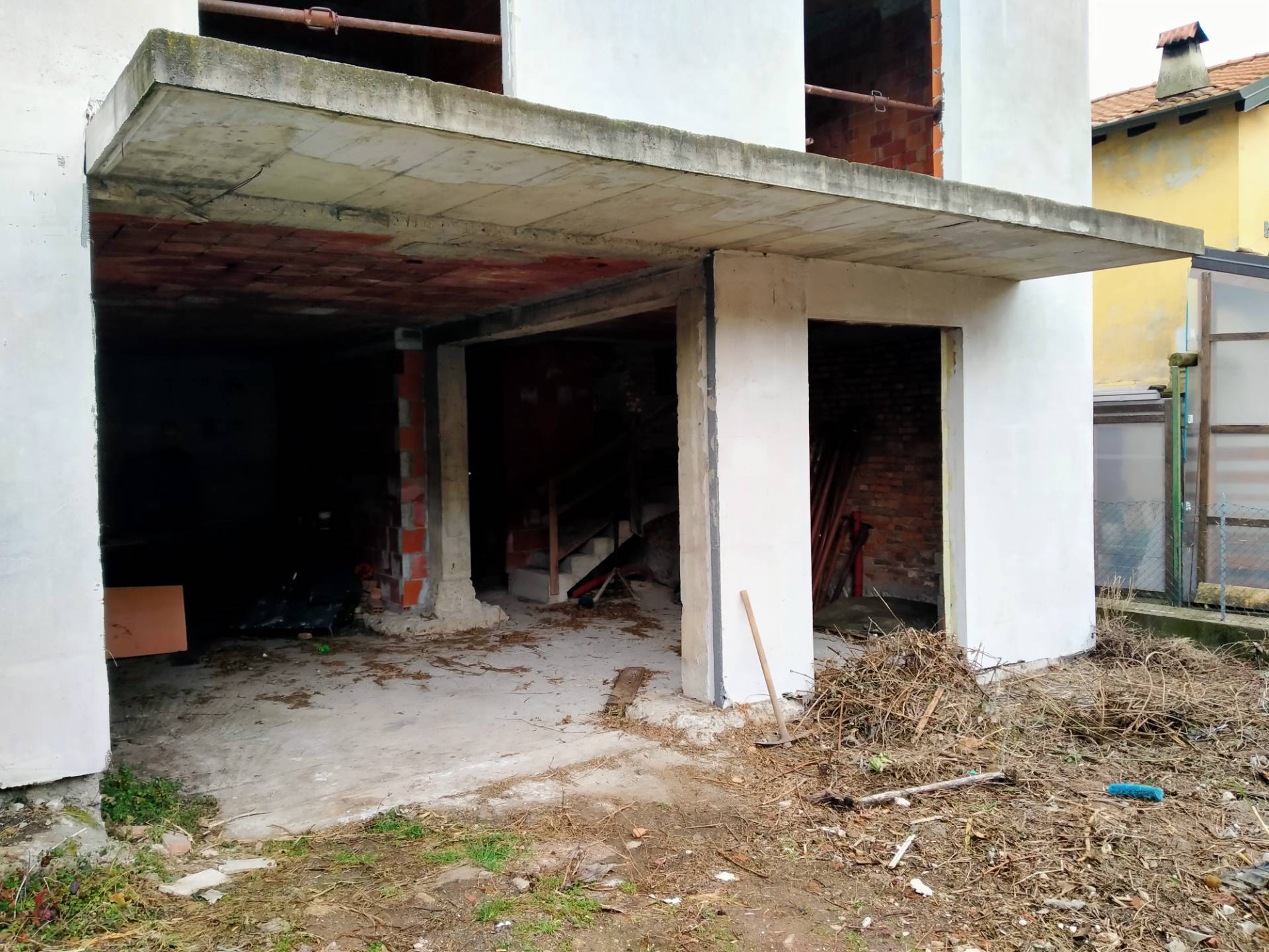 fabbricato indipendente in vendita a Besozzo