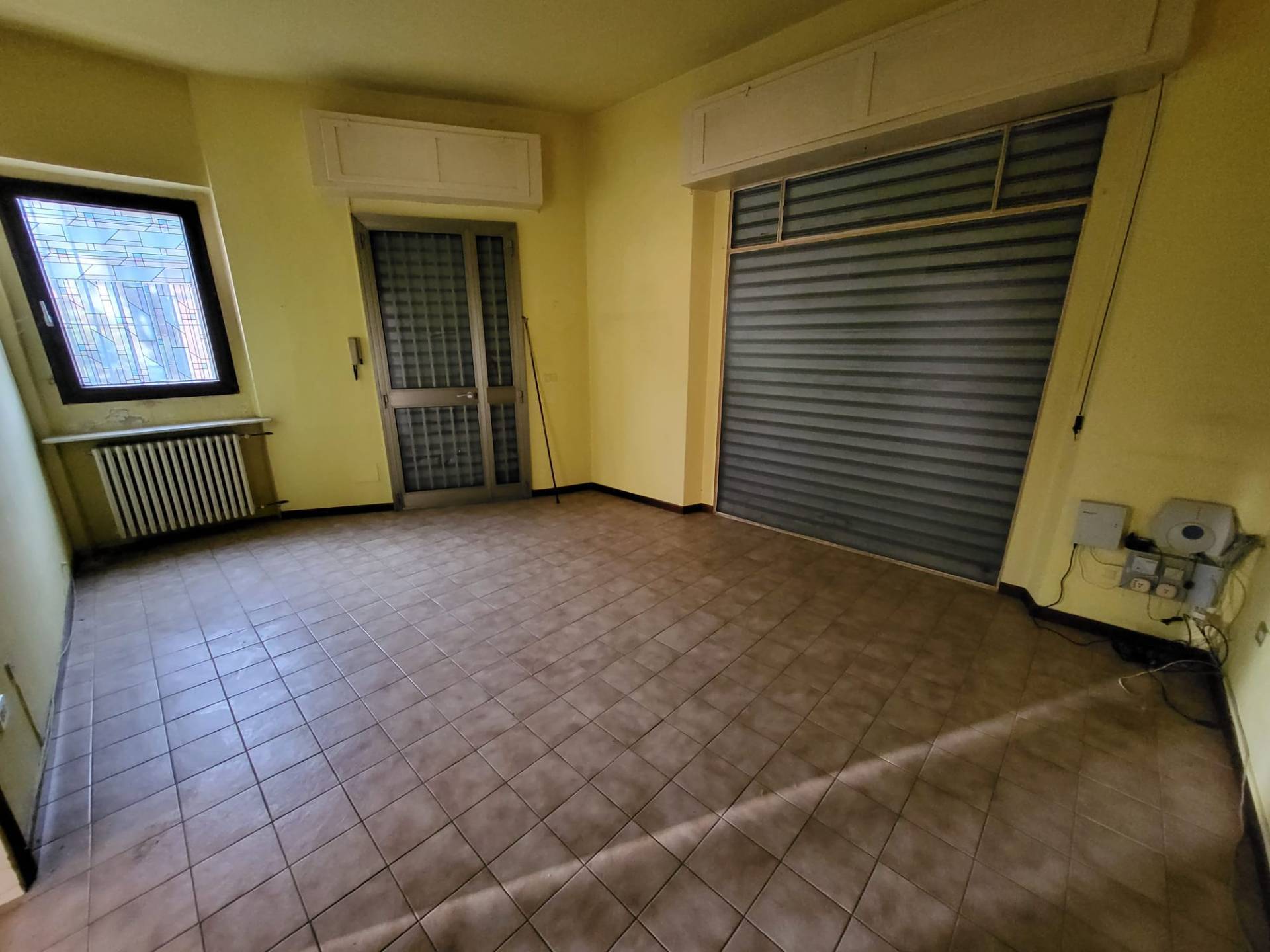 Locale commerciale in vendita a Albizzate