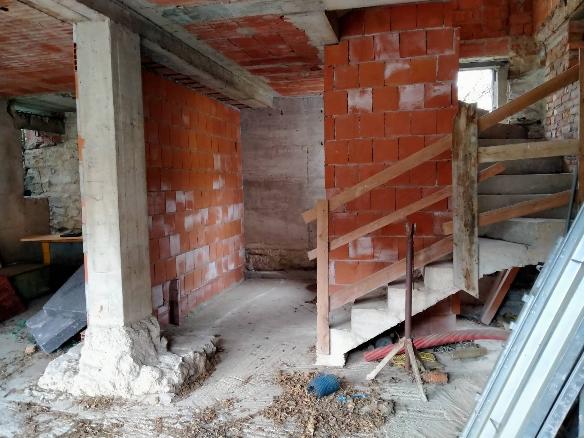 fabbricato indipendente in vendita a Besozzo