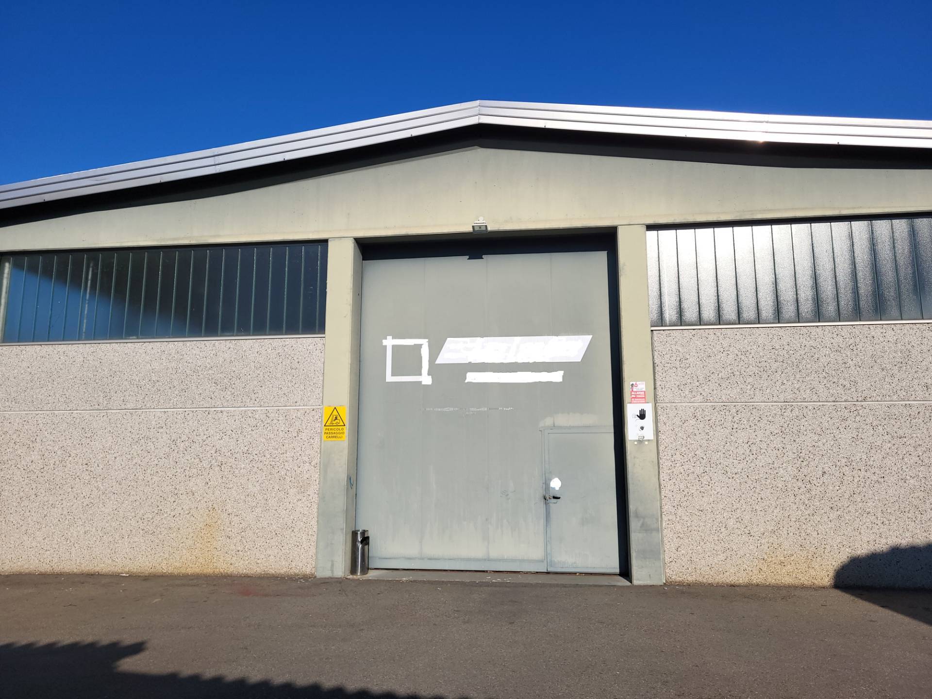 Capannone commerciale / industriale /deposito in vendita a Oleggio Castello