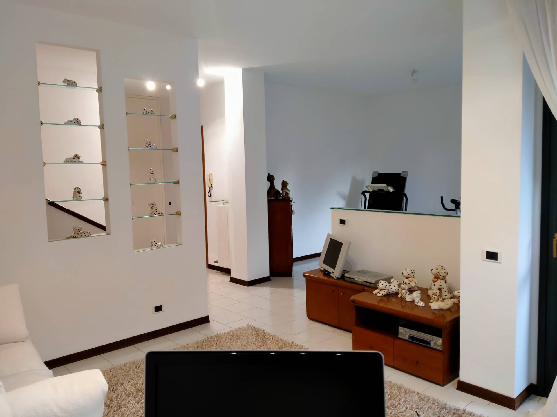 porzione di Villa Bifamiliare in vendita a Tradate