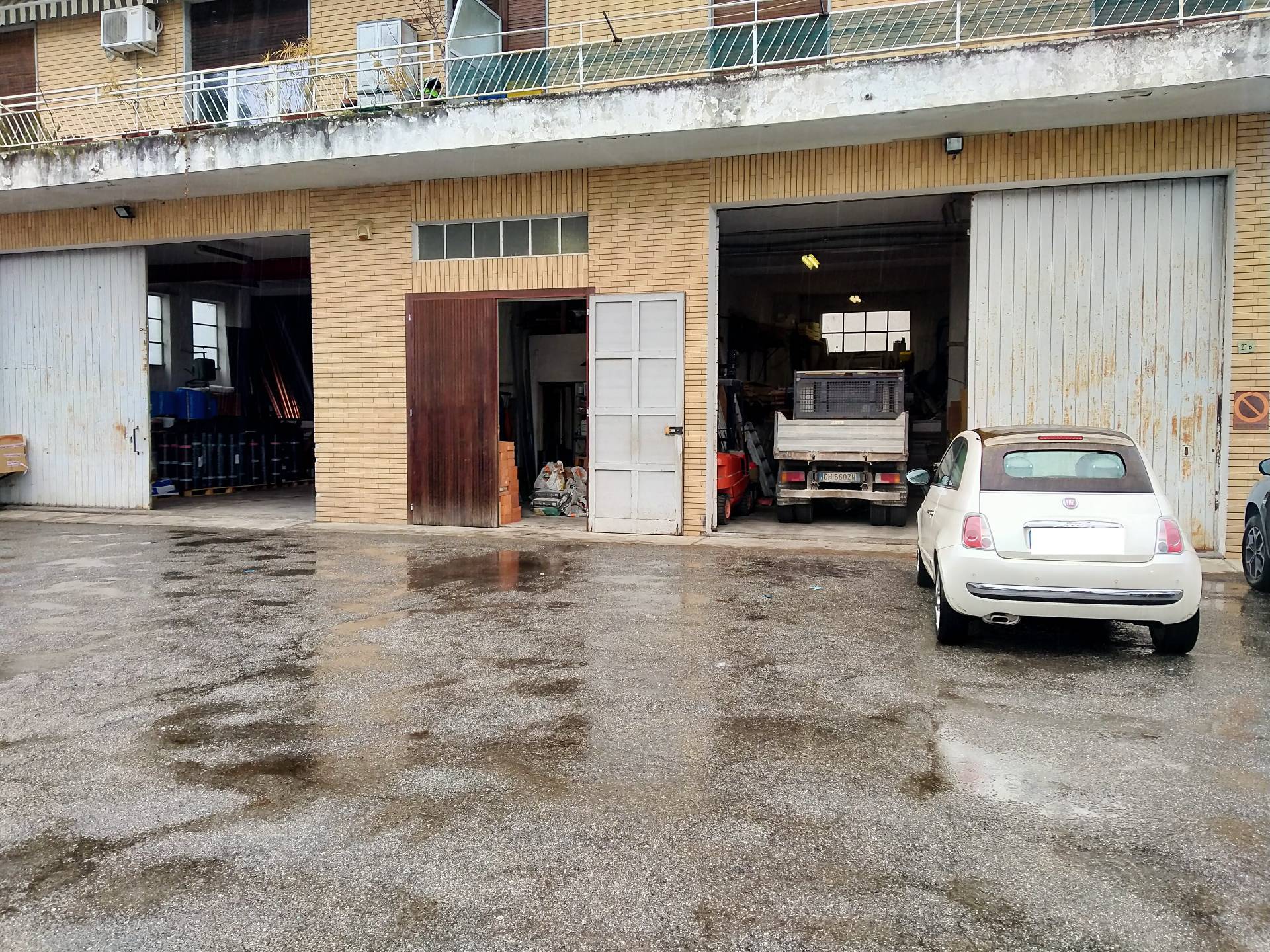 Capannone commerciale / industriale /deposito in vendita a Vergiate