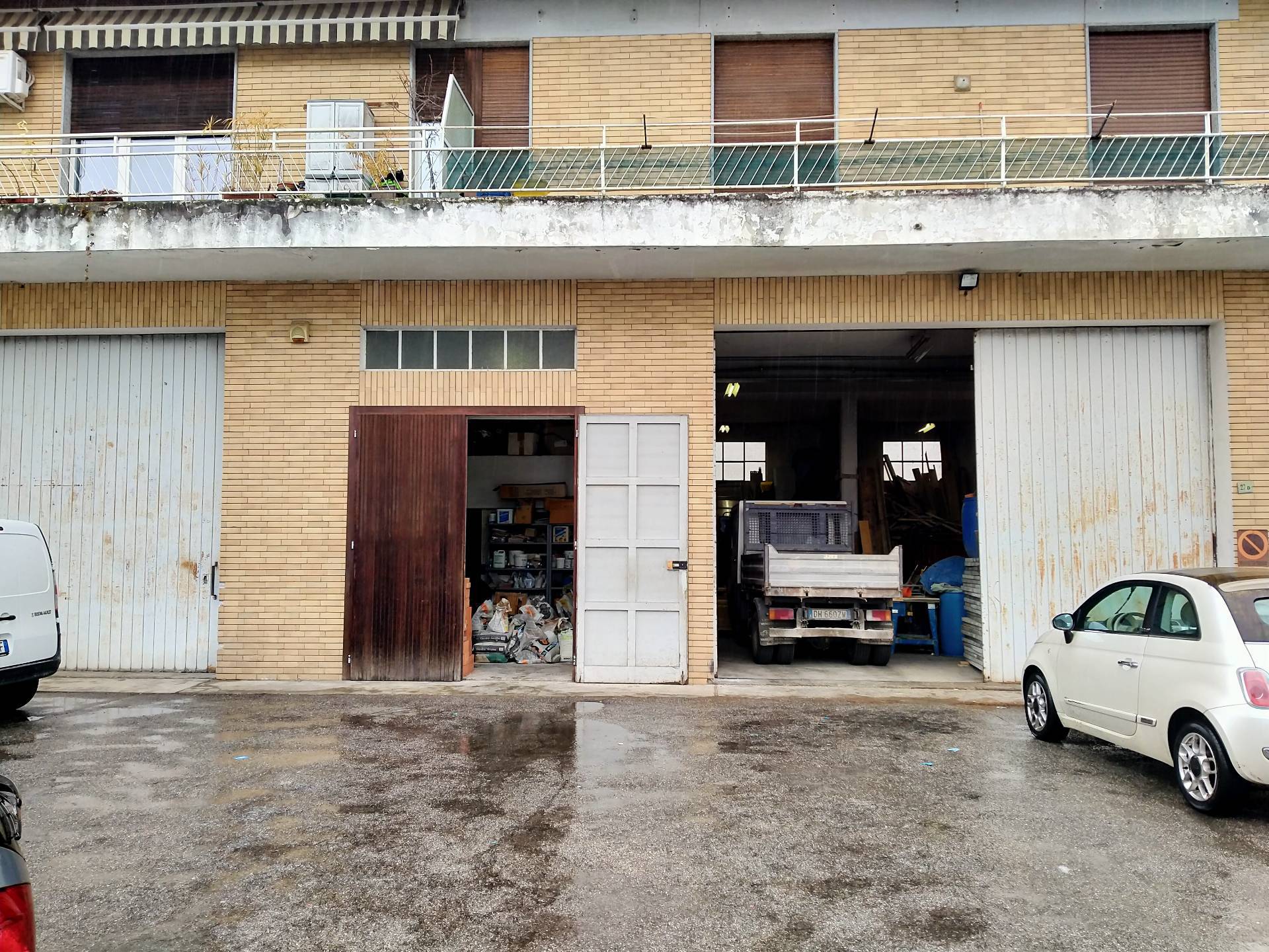 Capannone commerciale / industriale /deposito in vendita a Vergiate