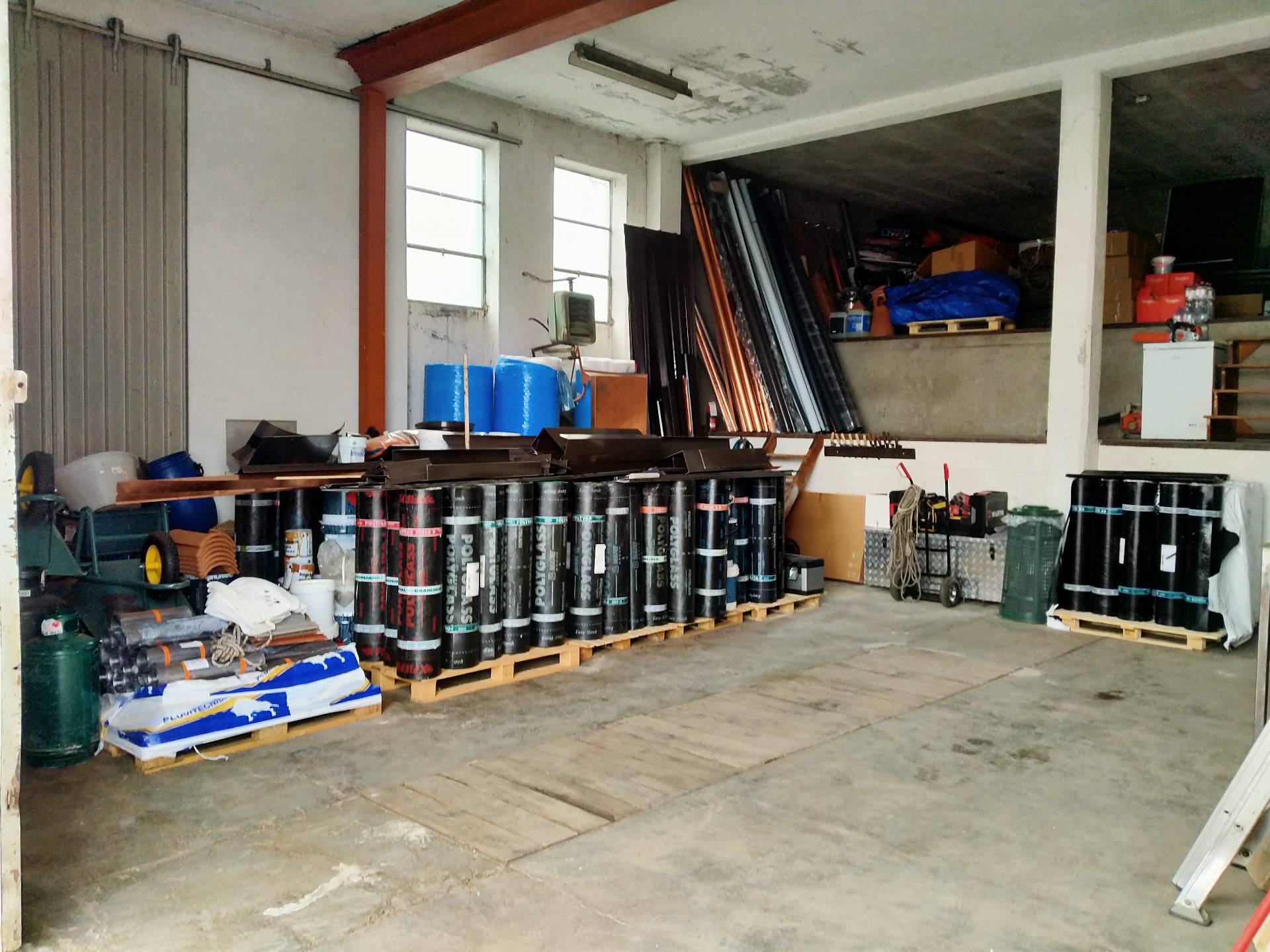 Capannone commerciale / industriale /deposito in vendita a Vergiate