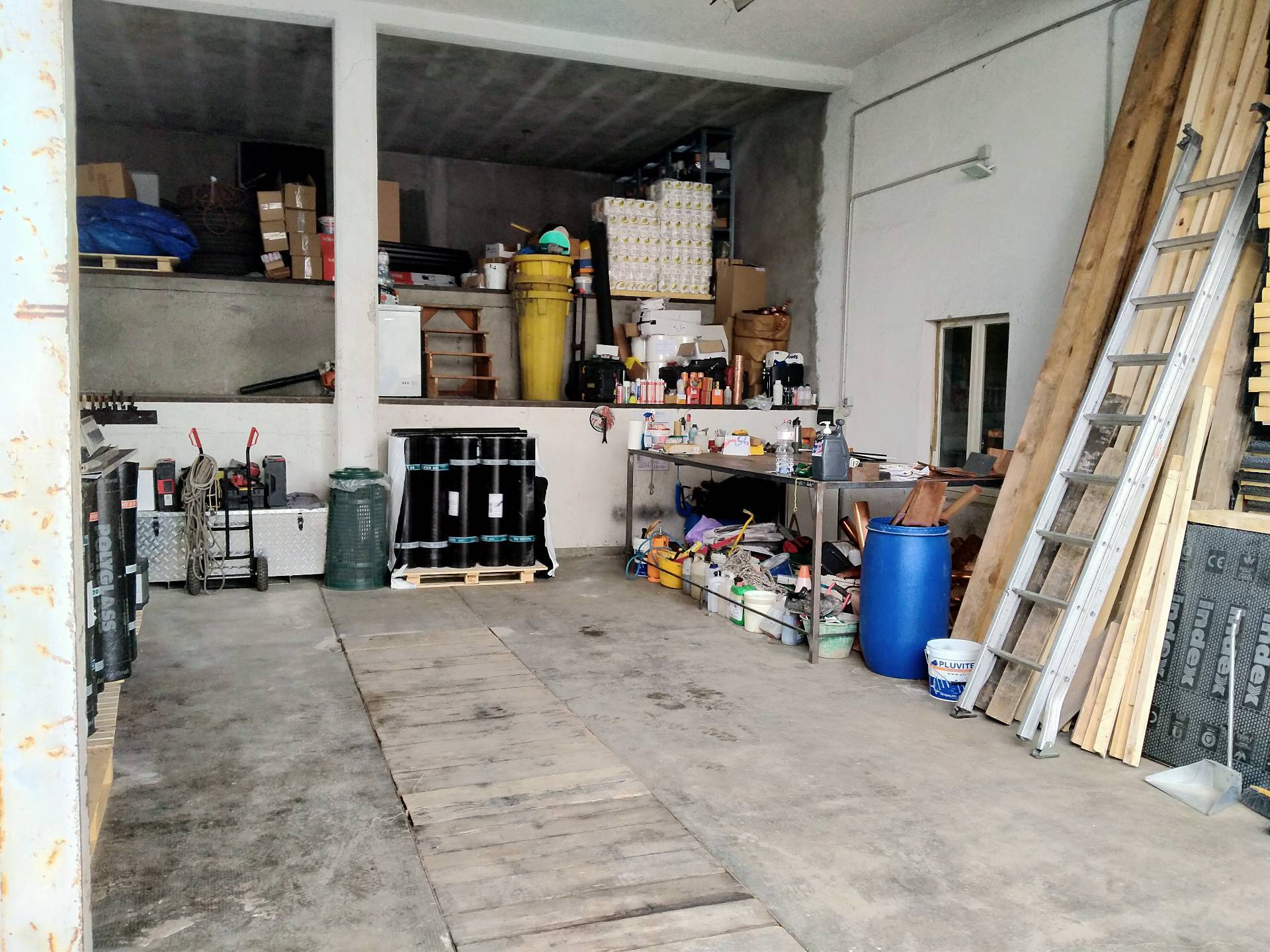 Capannone commerciale / industriale /deposito in vendita a Vergiate