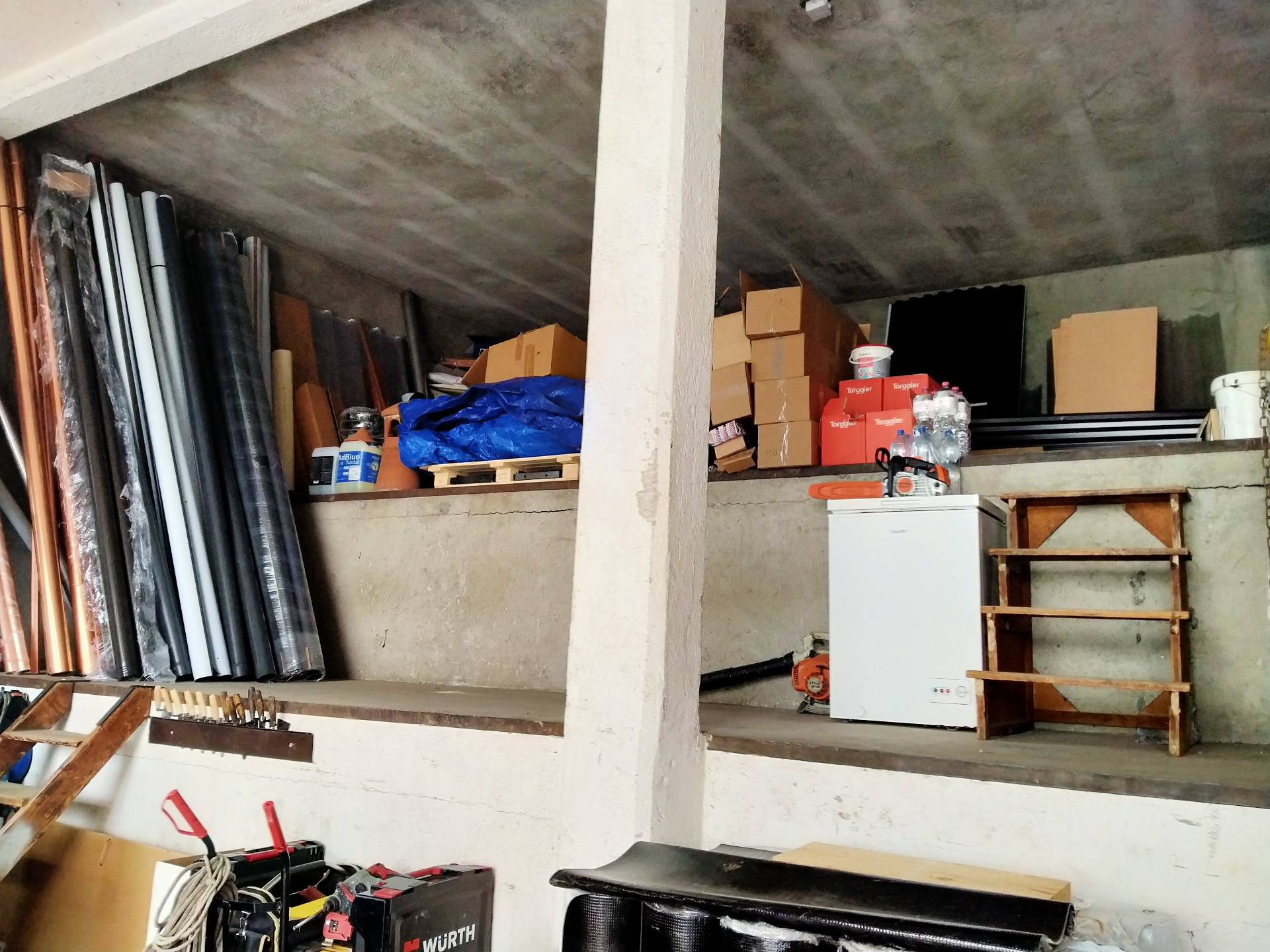 Capannone commerciale / industriale /deposito in vendita a Vergiate