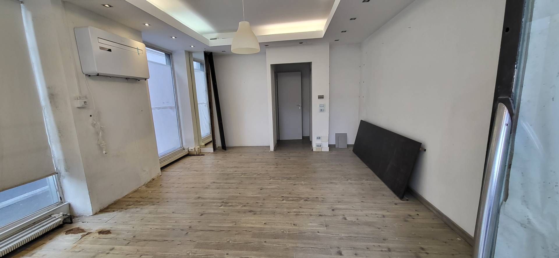 Locale commerciale in affitto a Gallarate