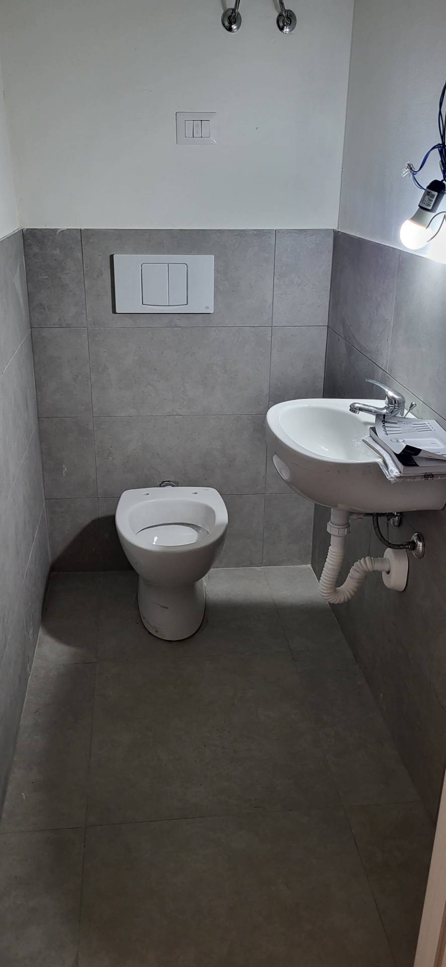 Locale commerciale in affitto a Gallarate