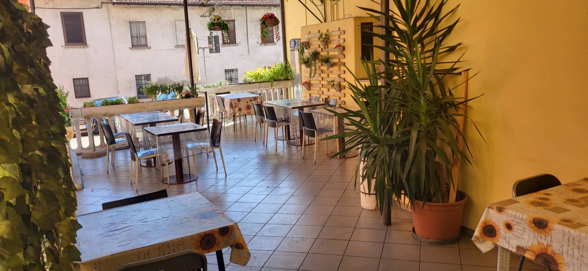 Locale commerciale in vendita a Arsago Seprio
