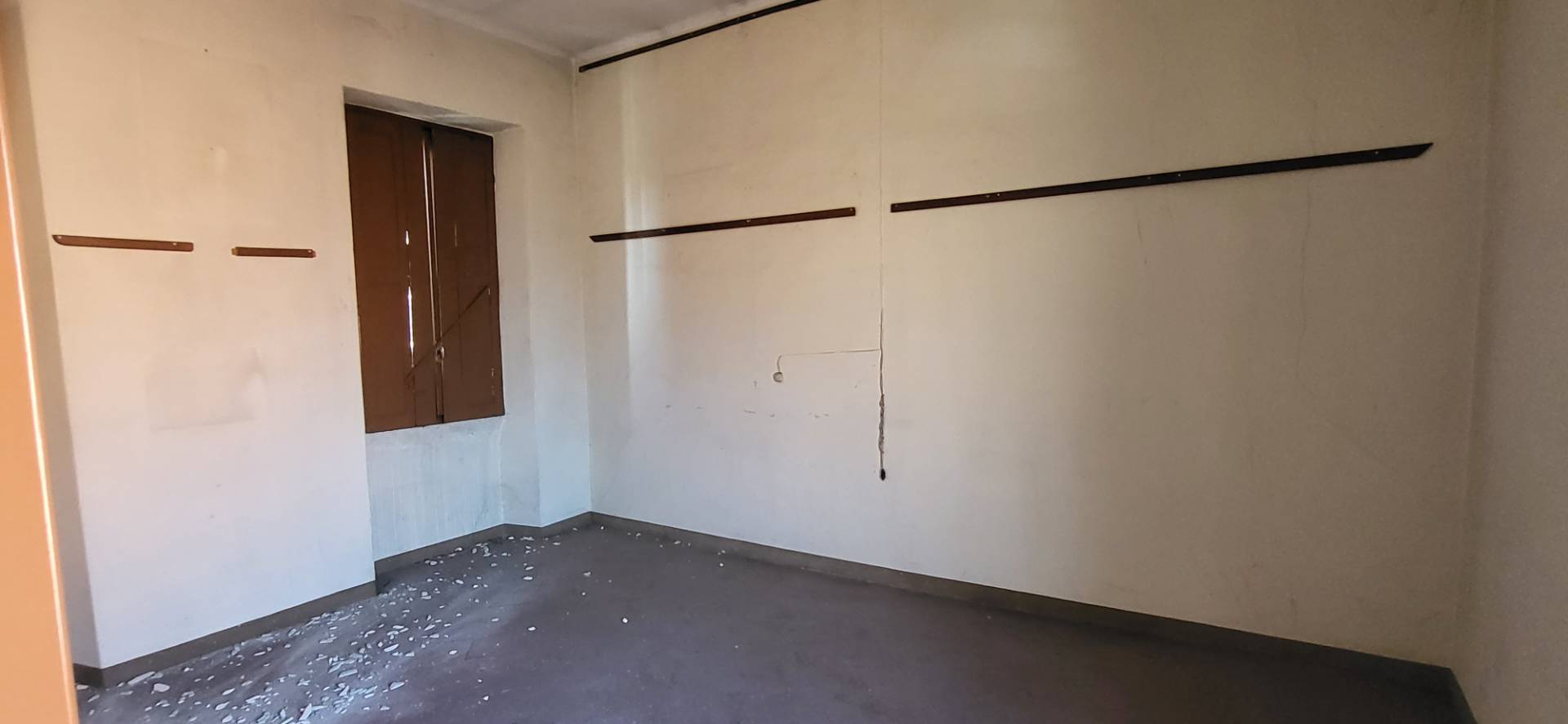 Locale commerciale in vendita a Arsago Seprio