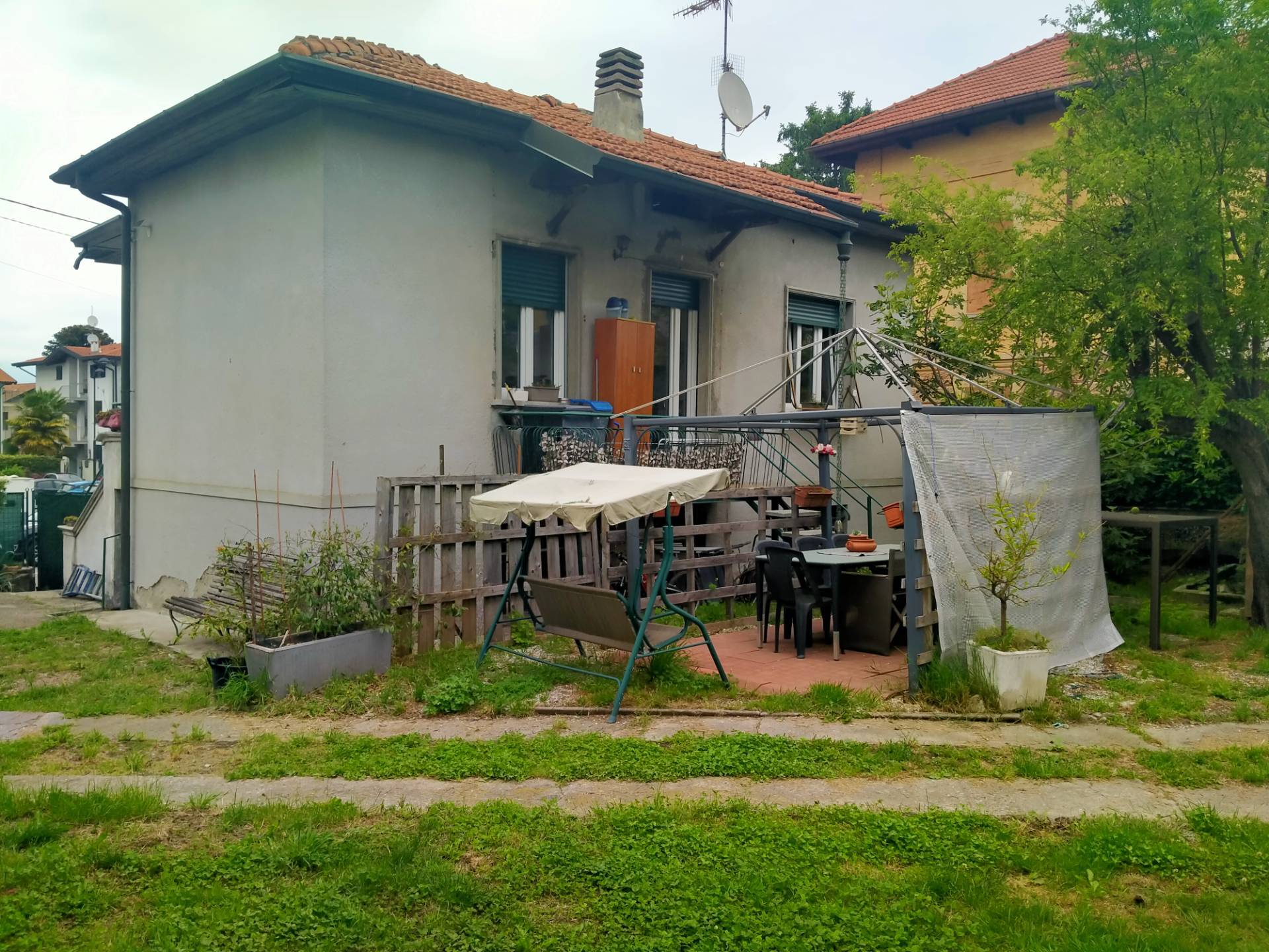 Villa in vendita a Azzate
