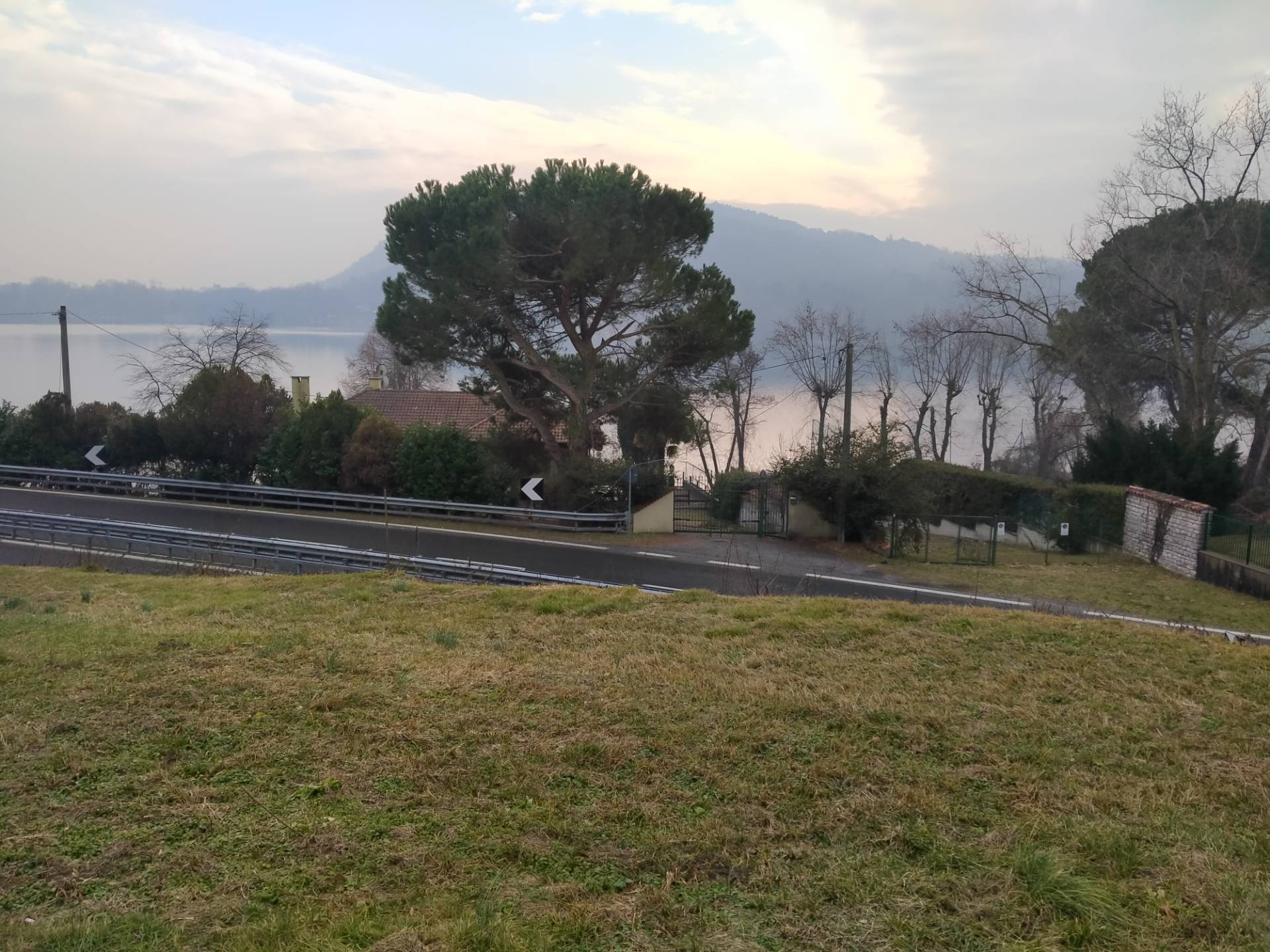 terreni di varie tipologie in vendita a Travedona-Monate