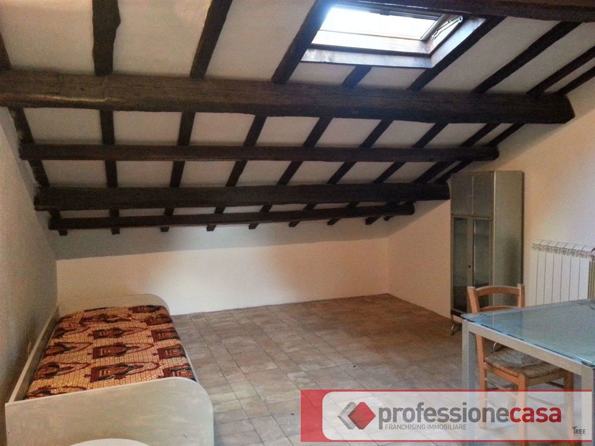 Bilocale arredato in affitto a Mentana