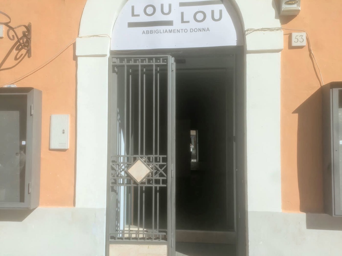 Negozio ristrutturato a Monterotondo